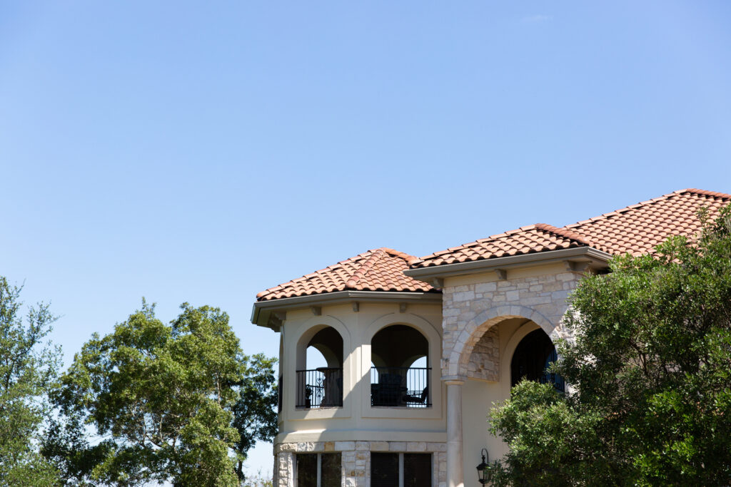 5932 Highland Hills DR